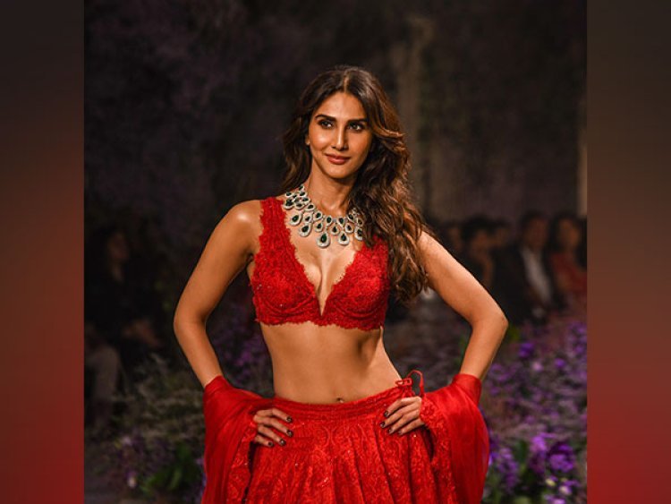 Bollywood Diva Vaani Kapoor Stuns in Fusion-Inspired Ensemble on Couture Runway