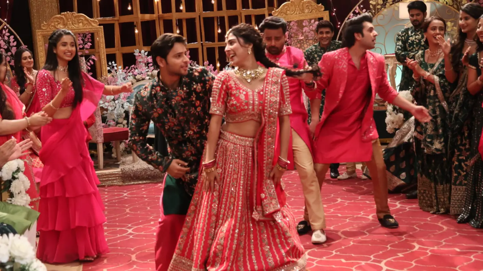 Love, Dance & Drama! Prem & Raahi’s Mehendi Function is Pure Entertainment!